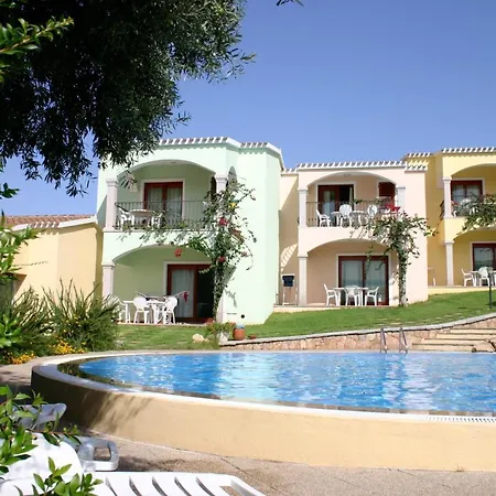 Sleeps 4 With Pool And Wifi 公寓 巴德希