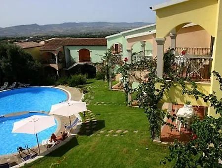 Sleeps 4 With Pool And Wifi 公寓 巴德希